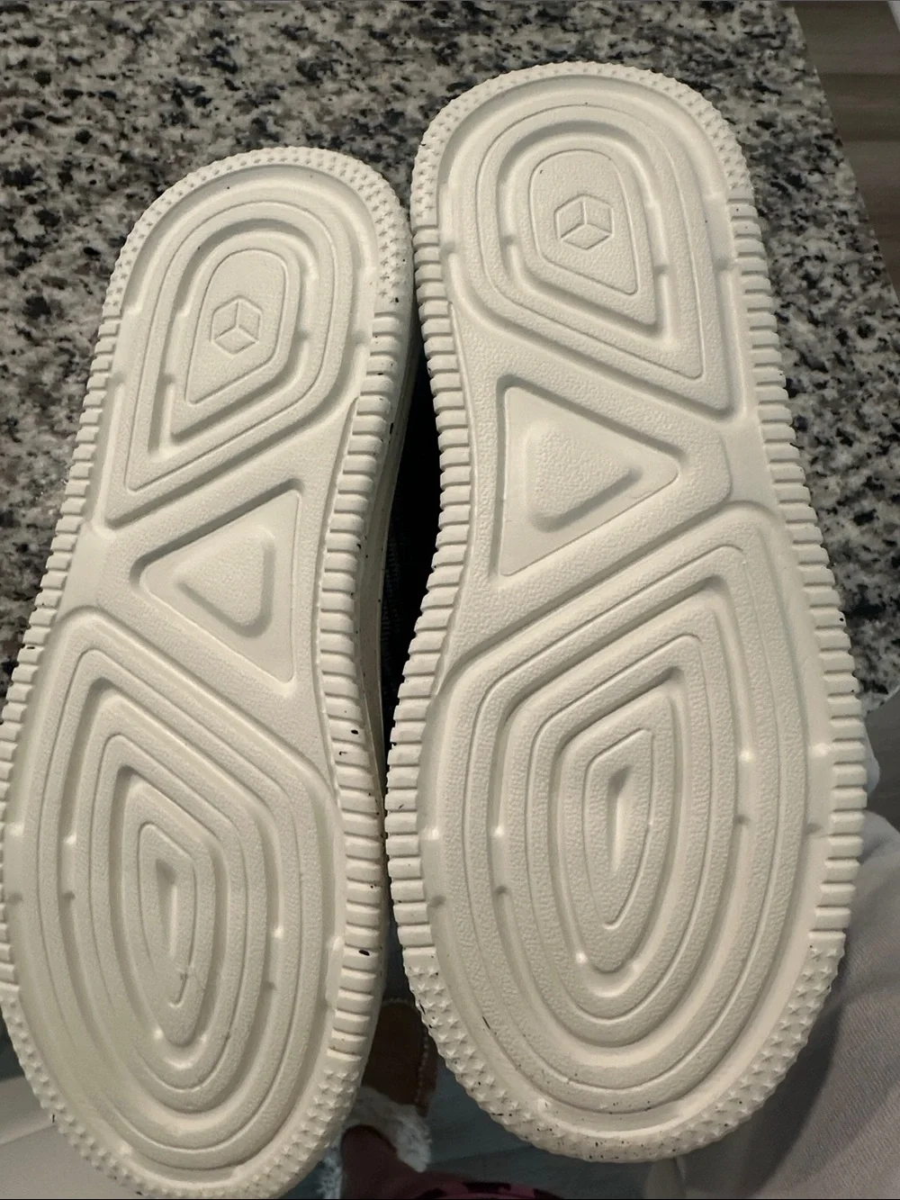 Apakowa shoes